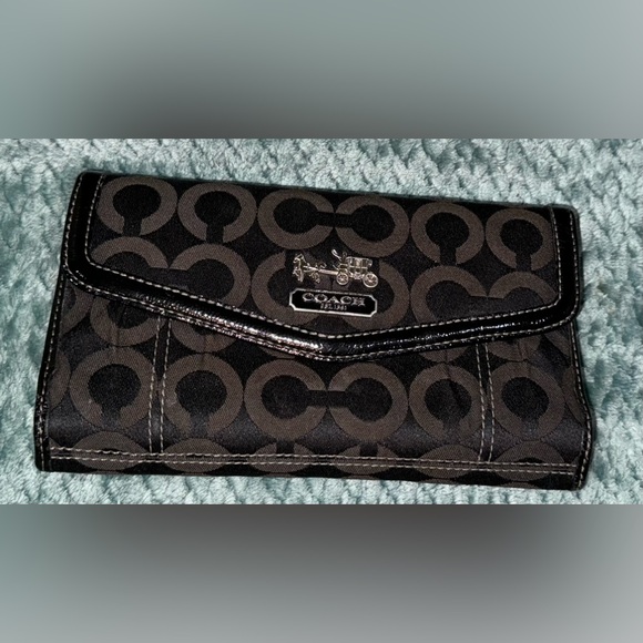 Authentic Black Logo Coach Wallet W/Credit Card Slots And Coin Case Lavender - Picture 2 of 10